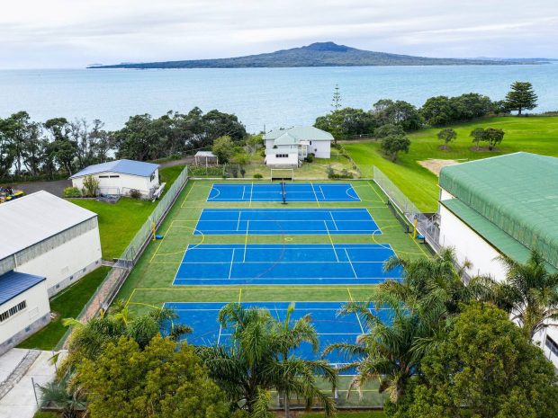 Takapuna Grammar School courts