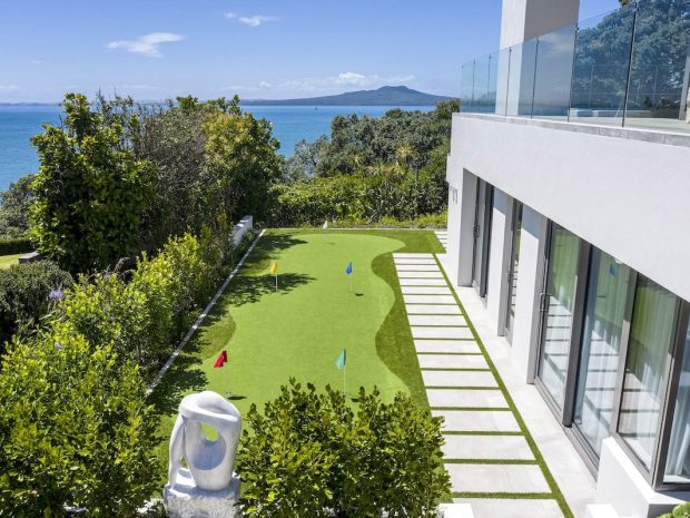 Castor Bay backyard golf