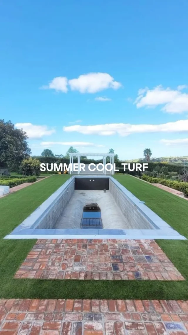 Our Tauranga agent @levelearthtga installed our SummerCOOL ® landscaping astroturf around this new build pool in Whakamarama👌🏼. SummerCOOL® incorporates COOLplus® technology, designed to lower the temperature of artificial grass by up to 20% - a great product choice when installing around a swimming pool. 
#artificialturfspecialists #teamturfnz #artificialgrass #astroturf #artificialturf #fakelawn #summercool #swimmingpooldesign