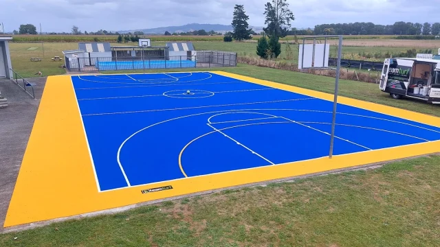 This one has the WOW factor!

A striking new sports turf just completed  for Springdale School, in two-tone yellow and blue. Another fantastic transformation completed by our Waikato team. 🙌🏼

#astroturf #colouredturf #sportscourt #netball #basketball #school #sports #yellowandblue #waitoa #waikato #schoolcourt #active #artificialgrass #turf #artificialturfspecialists #teamturfnz